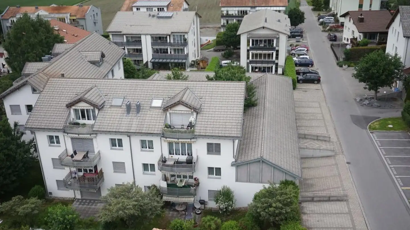 Single garage for rent - Gartaweg 18, 7203 Trimmis