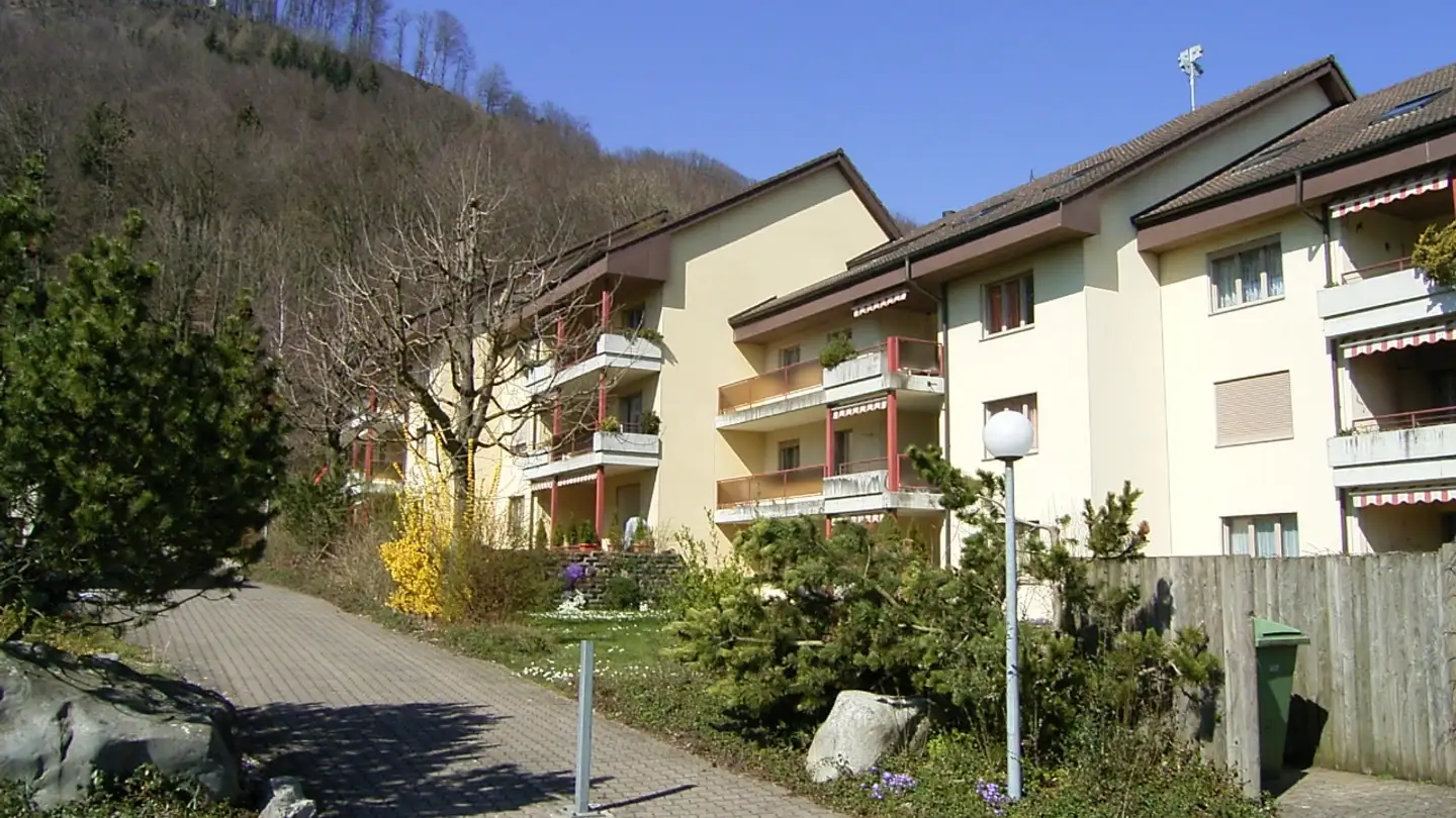 Überdachter Motorradparkplatz mieten - Sommerhaldenstrasse 47, 5200 Brugg AG