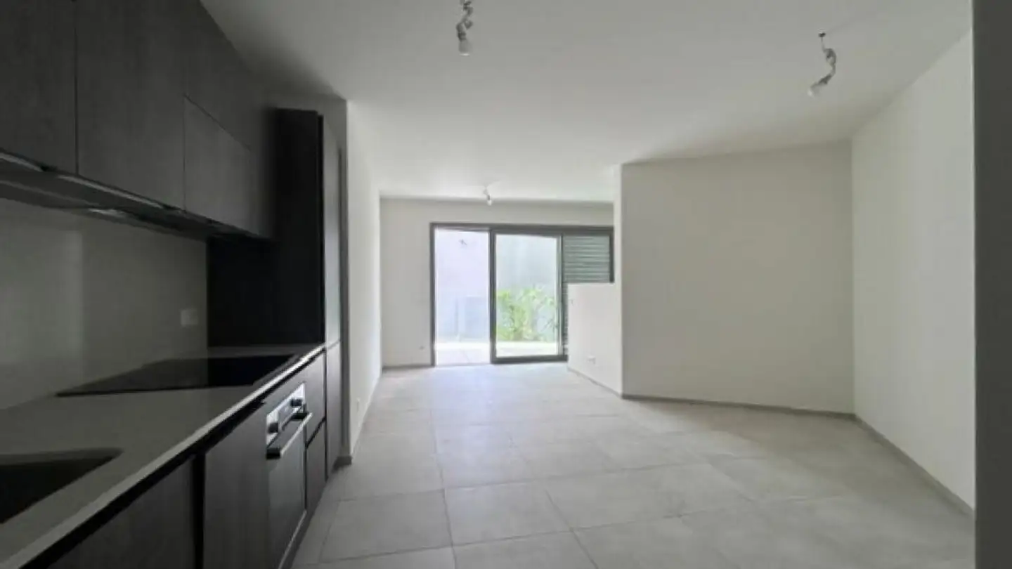 Appartamento in affitto - Via Strada Vecchia 4, 6582 Pianezzo - Foto 2