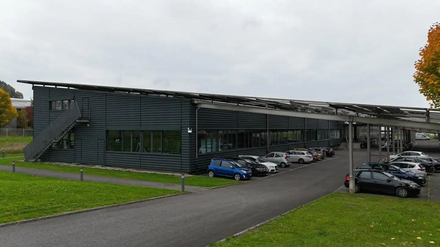 Commercial for rent - Bernstrasse 5, 3238 Gals - Photo 2