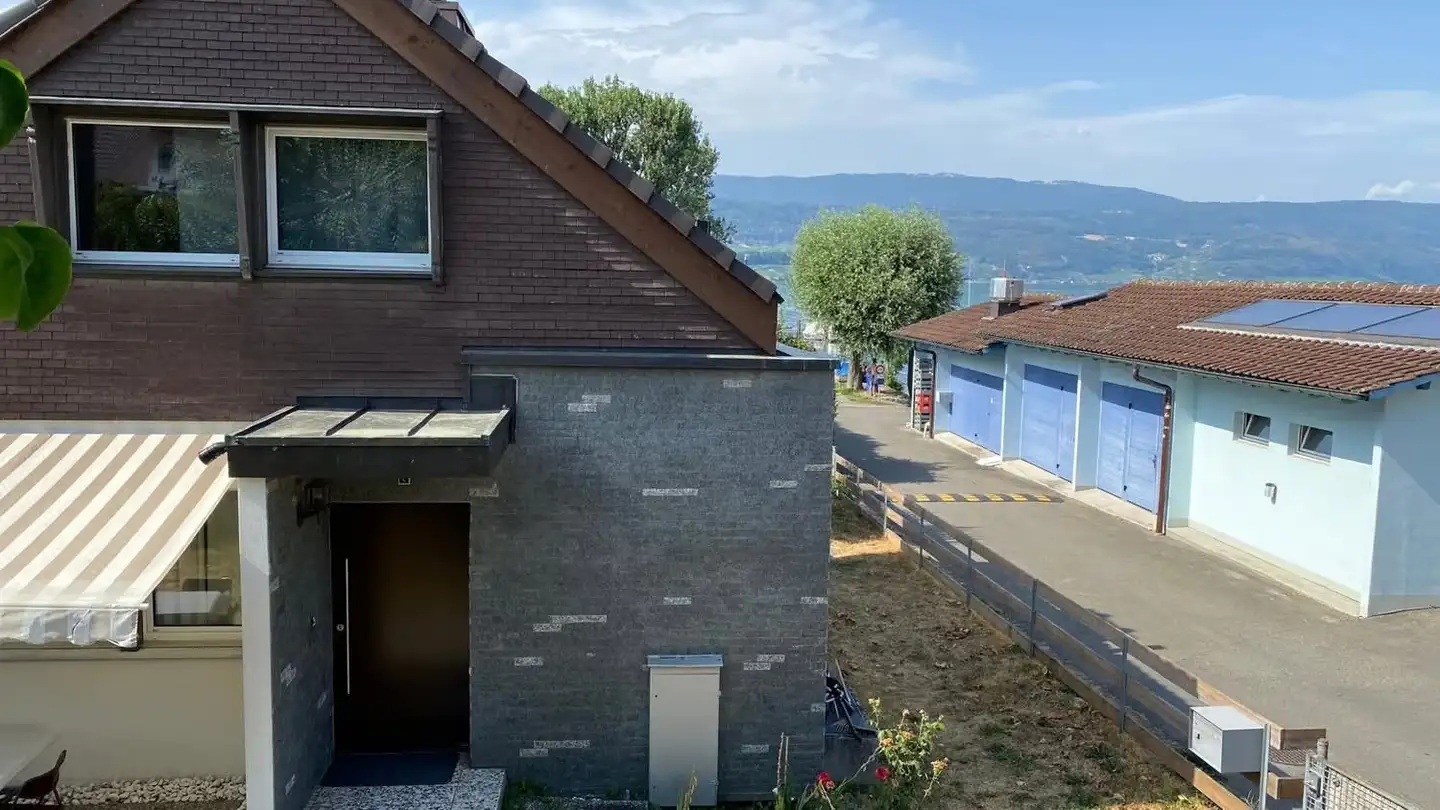 Casa bifamiliare in affitto - Schattenwil 4, 2576 Lüscherz