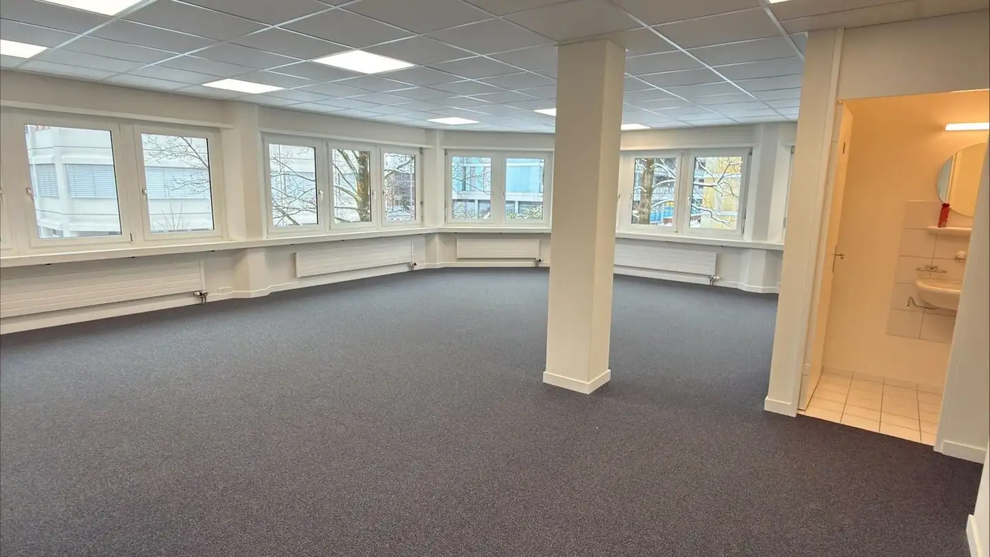 Office space for rent - Zugerstrasse 76a, 6340 Baar