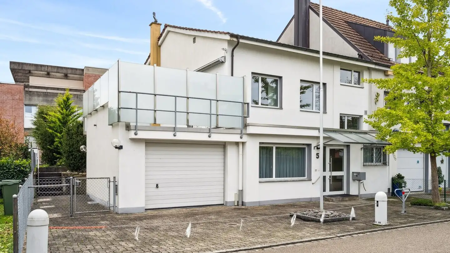 Casa singola in vendita - Alte Ettingerstrasse 5, 4153 Reinach BL