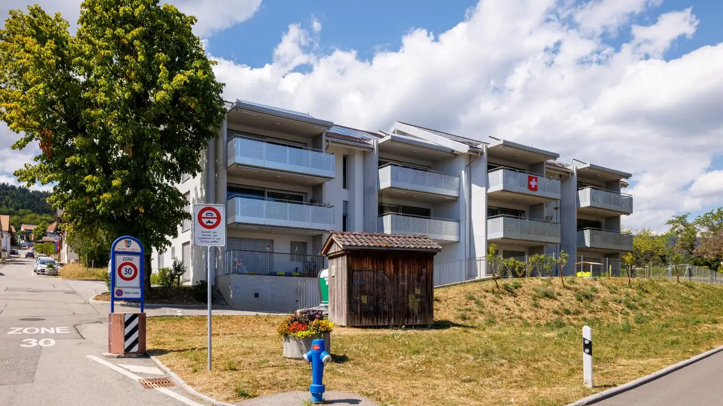 Place de parking souterraine à louer - Rue Du Village 2a, 1273 Arzier-Le Muids - Photo 3