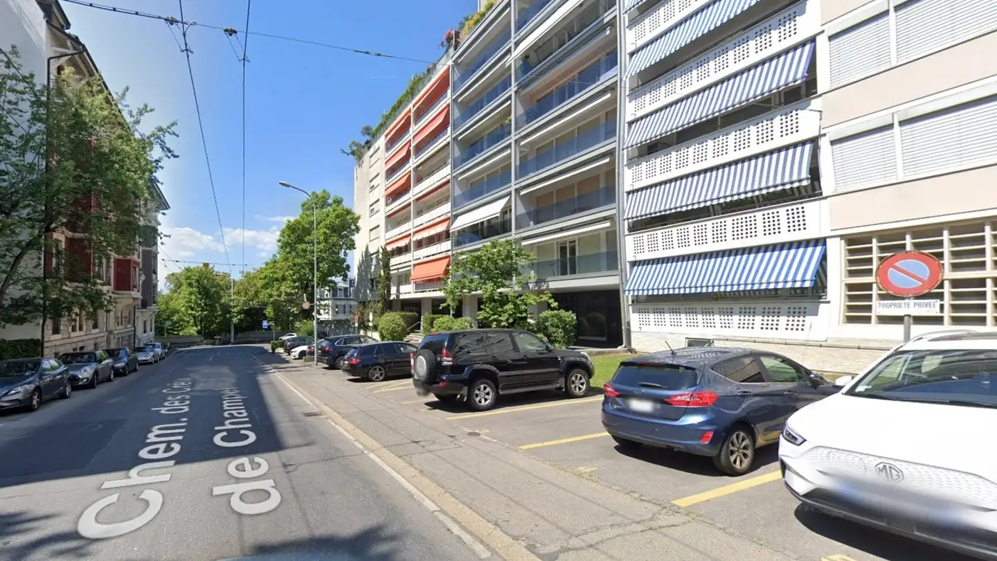 Place de parking extérieure à louer - Chemin Des Crêts-De-Champel 7, 1206 Genève