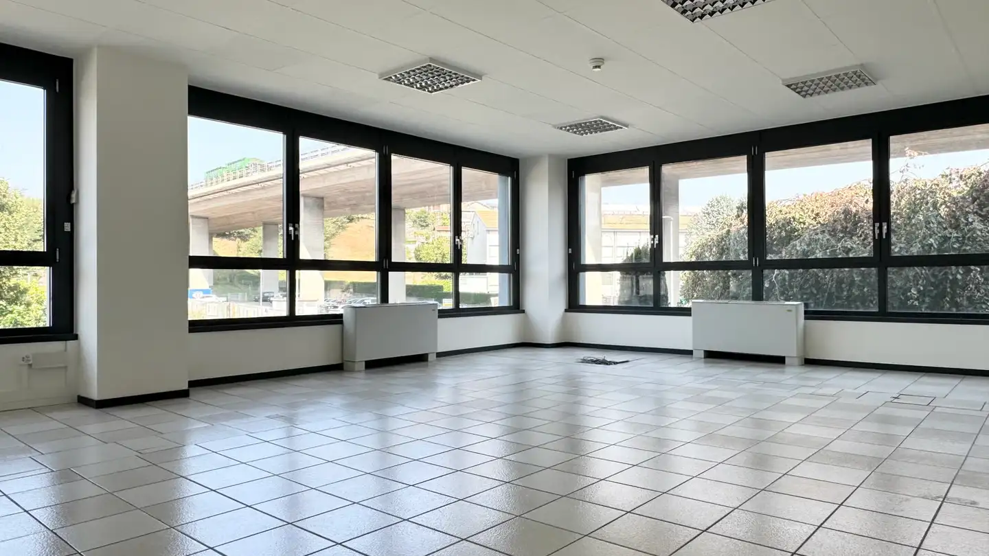 Spazio ufficio in affitto - Via Giuseppe Motta 5, 6828 Balerna