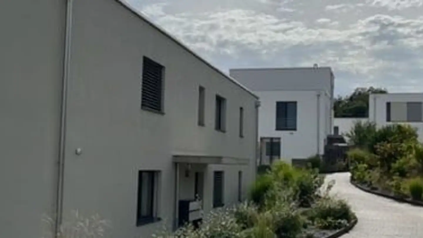 Attique à louer - Eissweg 21, 3233 Tschugg - Photo 2