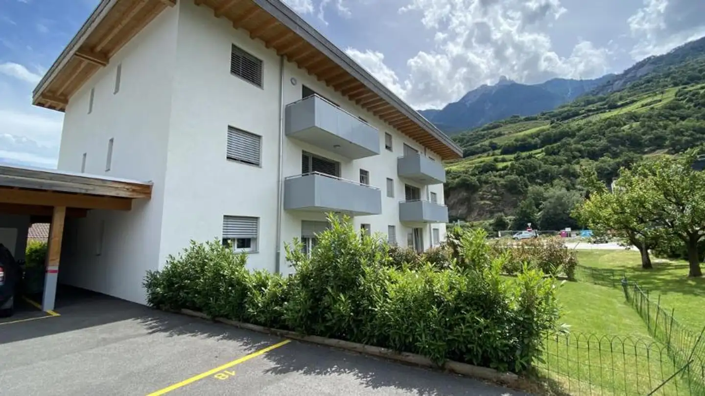 Outdoor parking space for rent - Route Du Léman 30, 1907 Saxon