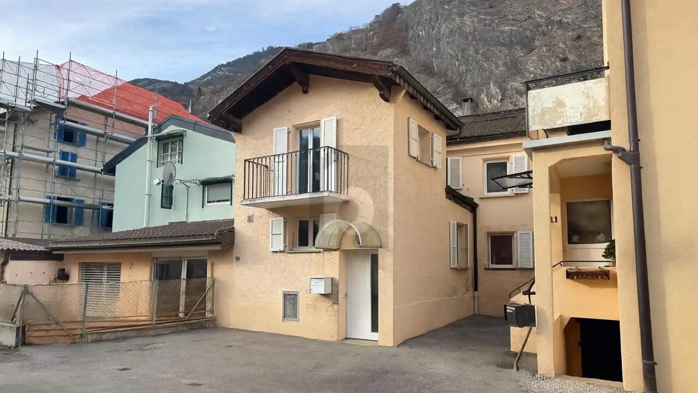 Row house for sale - 1957 Ardon