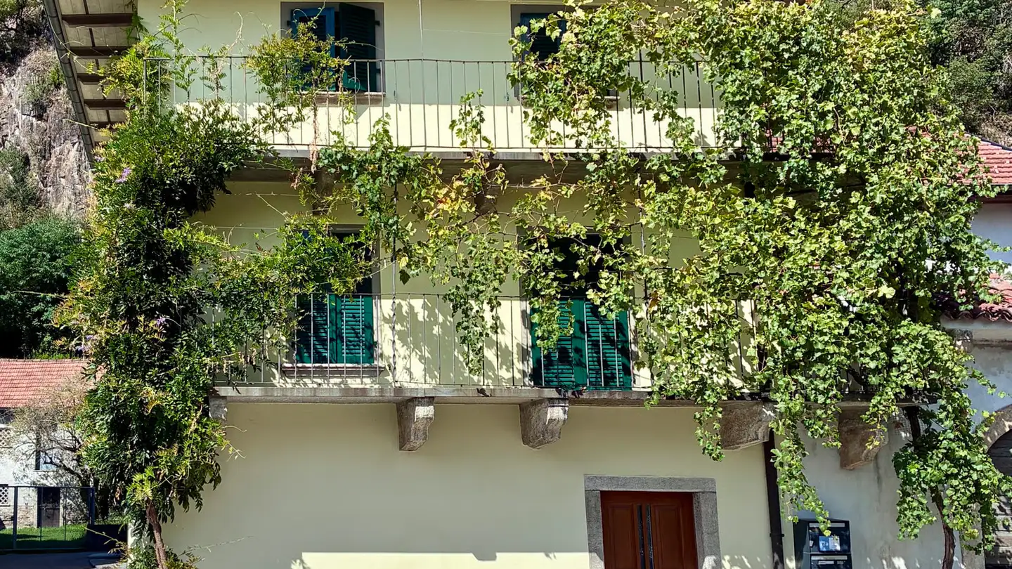 Einfamilienhaus mieten - 6532 Castione