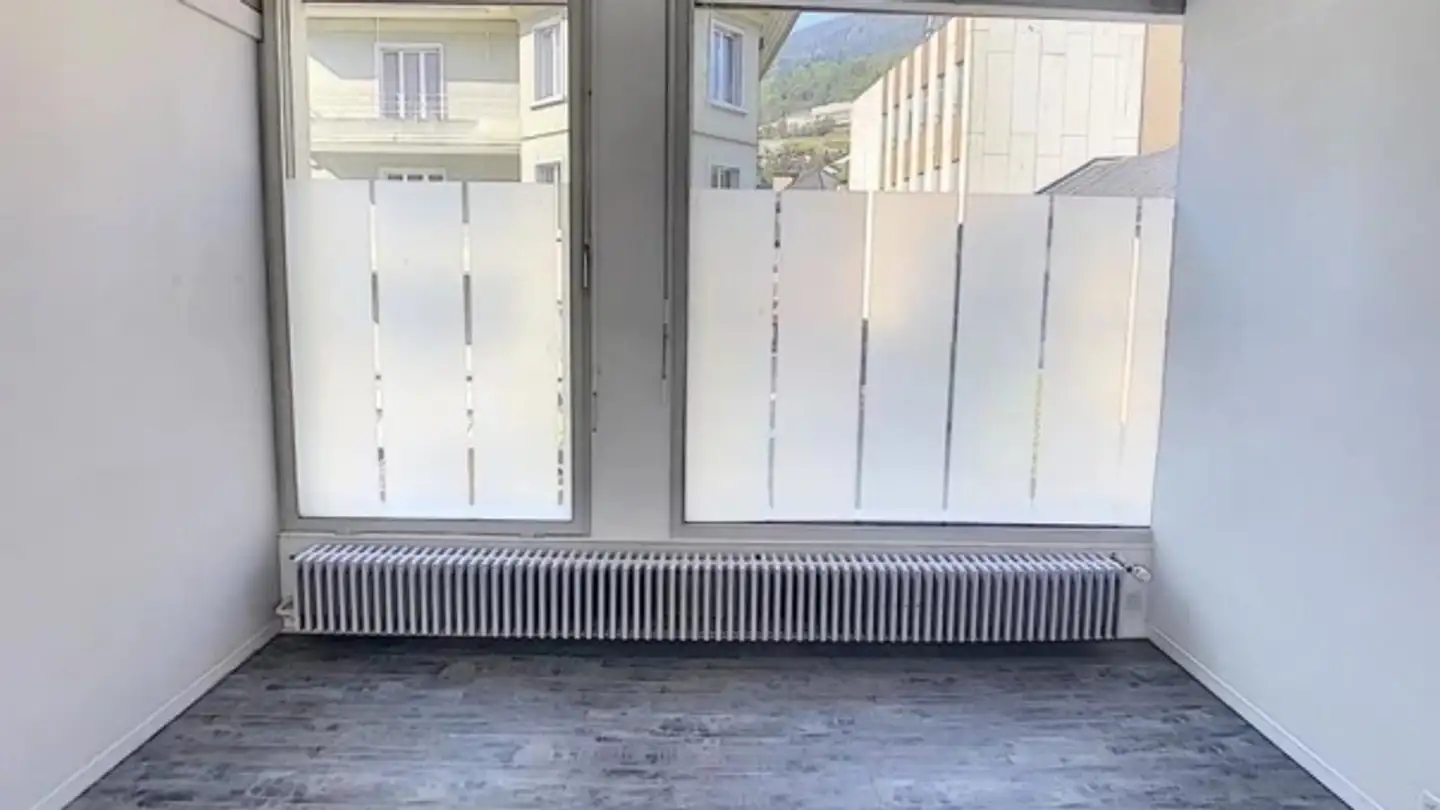 Shop for rent - Avenue Du Crochetan 2, 1870 Monthey