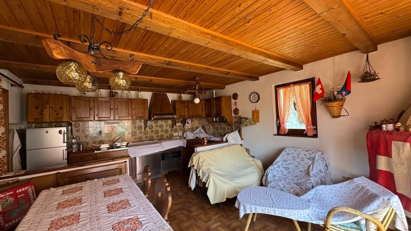 Residential building for sale - 6713 Malvaglia - Photo 4