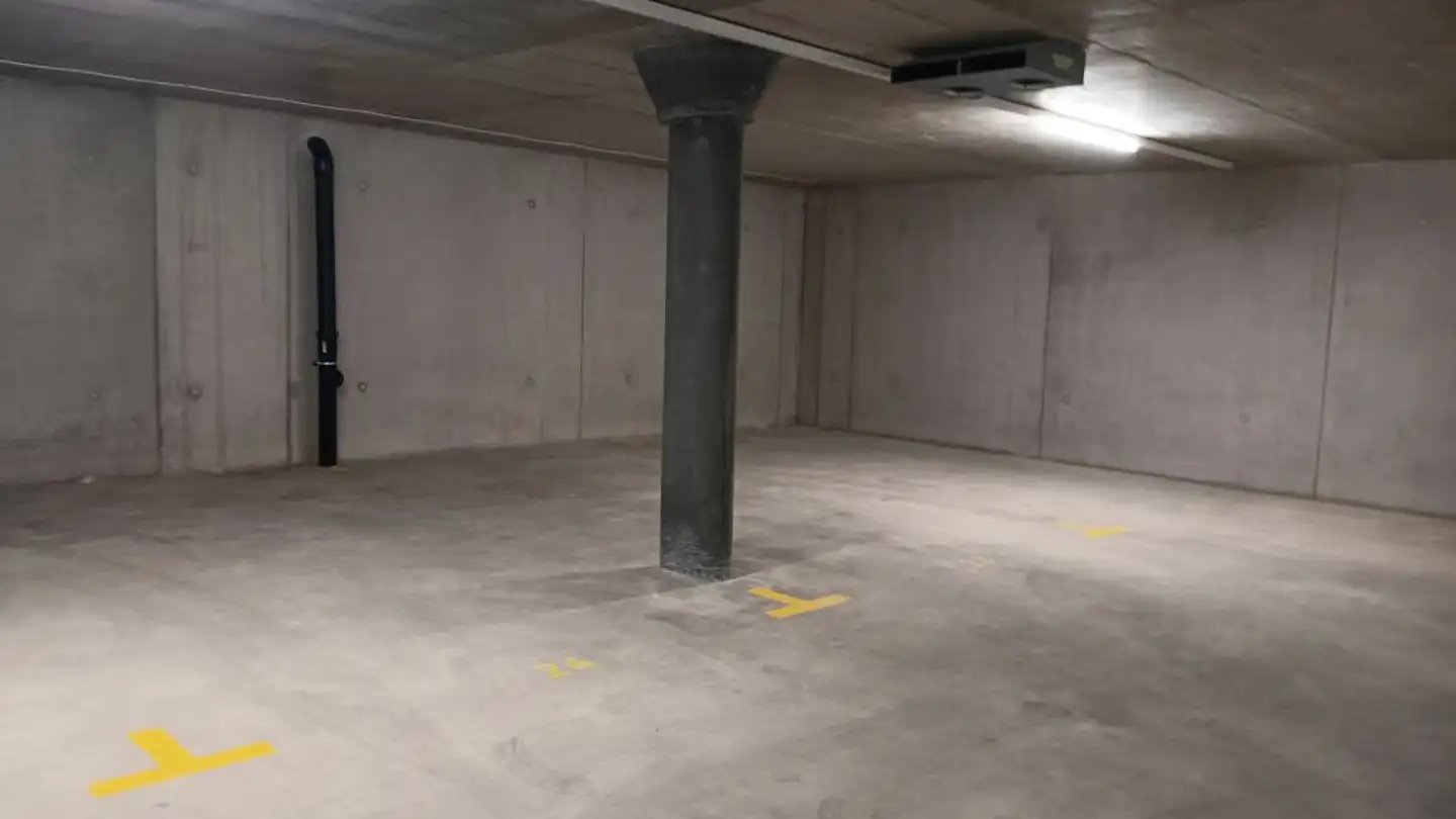 Place de parking souterraine à louer - Viaduc Milavy, 1580 Avenches - Photo 3