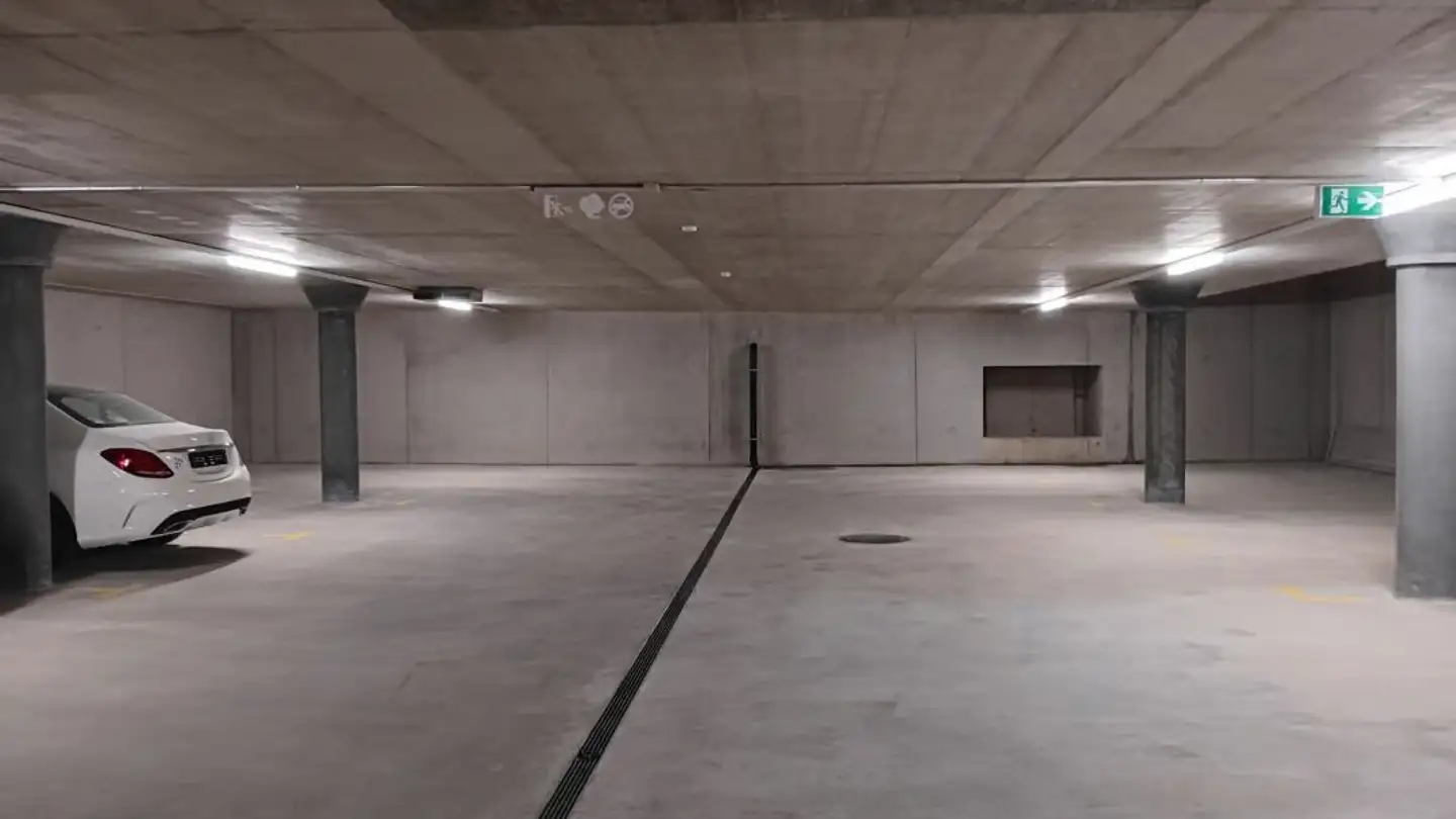 Place de parking souterraine à louer - Viaduc Milavy, 1580 Avenches - Photo 4