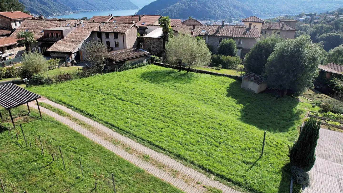 Constructible plot for sale - 6991 Neggio