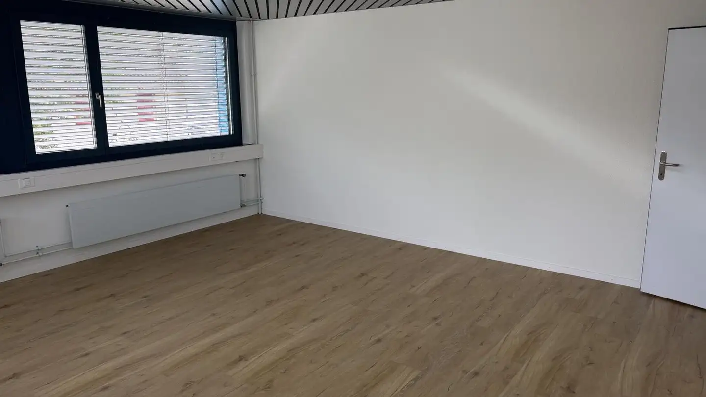 Office space for rent - Sarbachstrasse 5, 6345 Neuheim - Photo 2