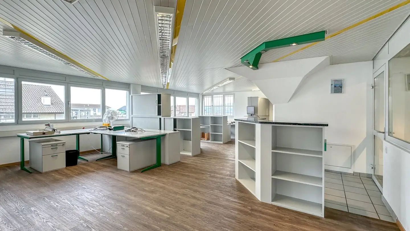 Bürofläche mieten - Kantonsstrasse, 6207 Nottwil - Foto 2