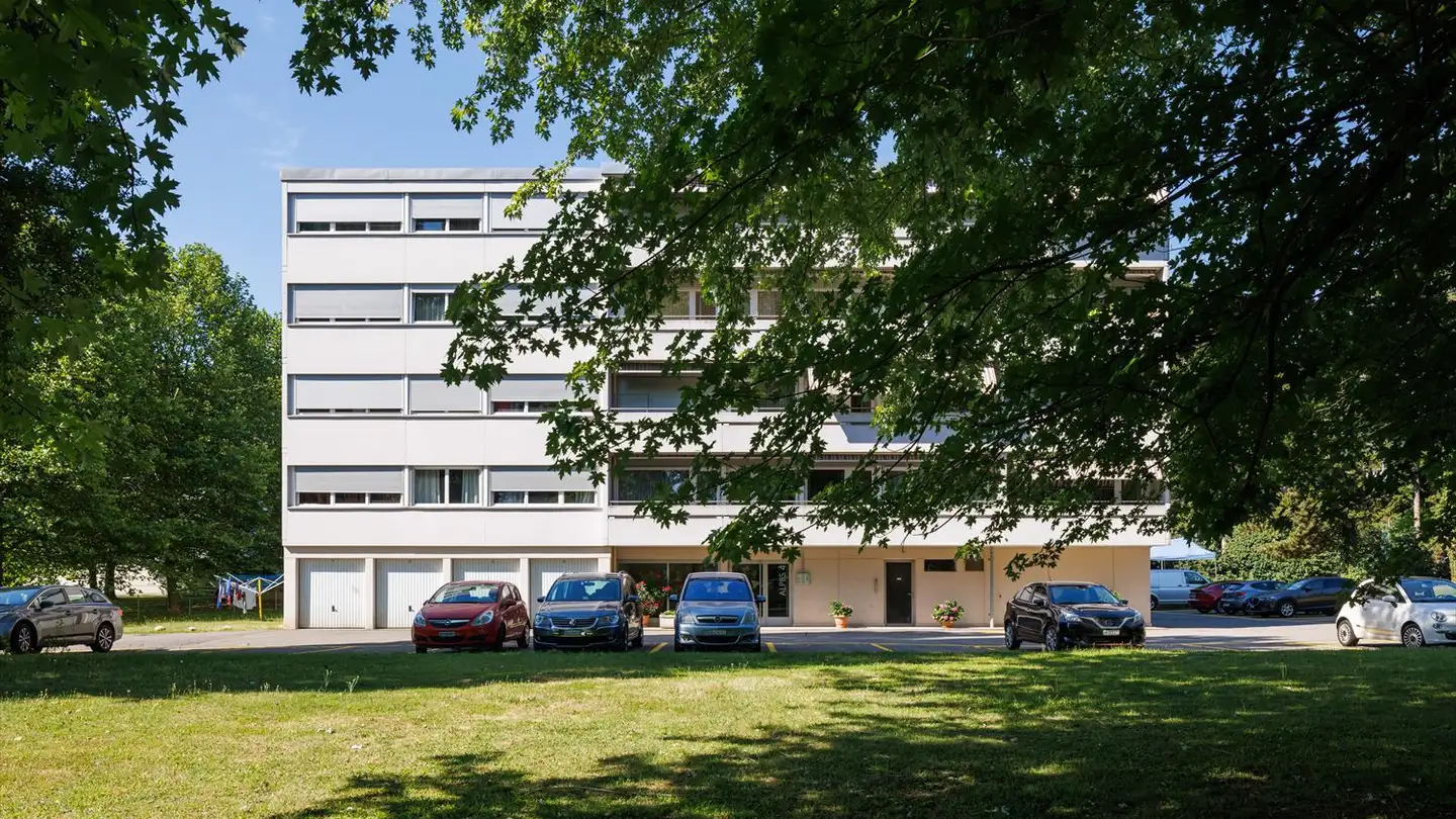 Place de parking extérieure à louer - 1196 Gland