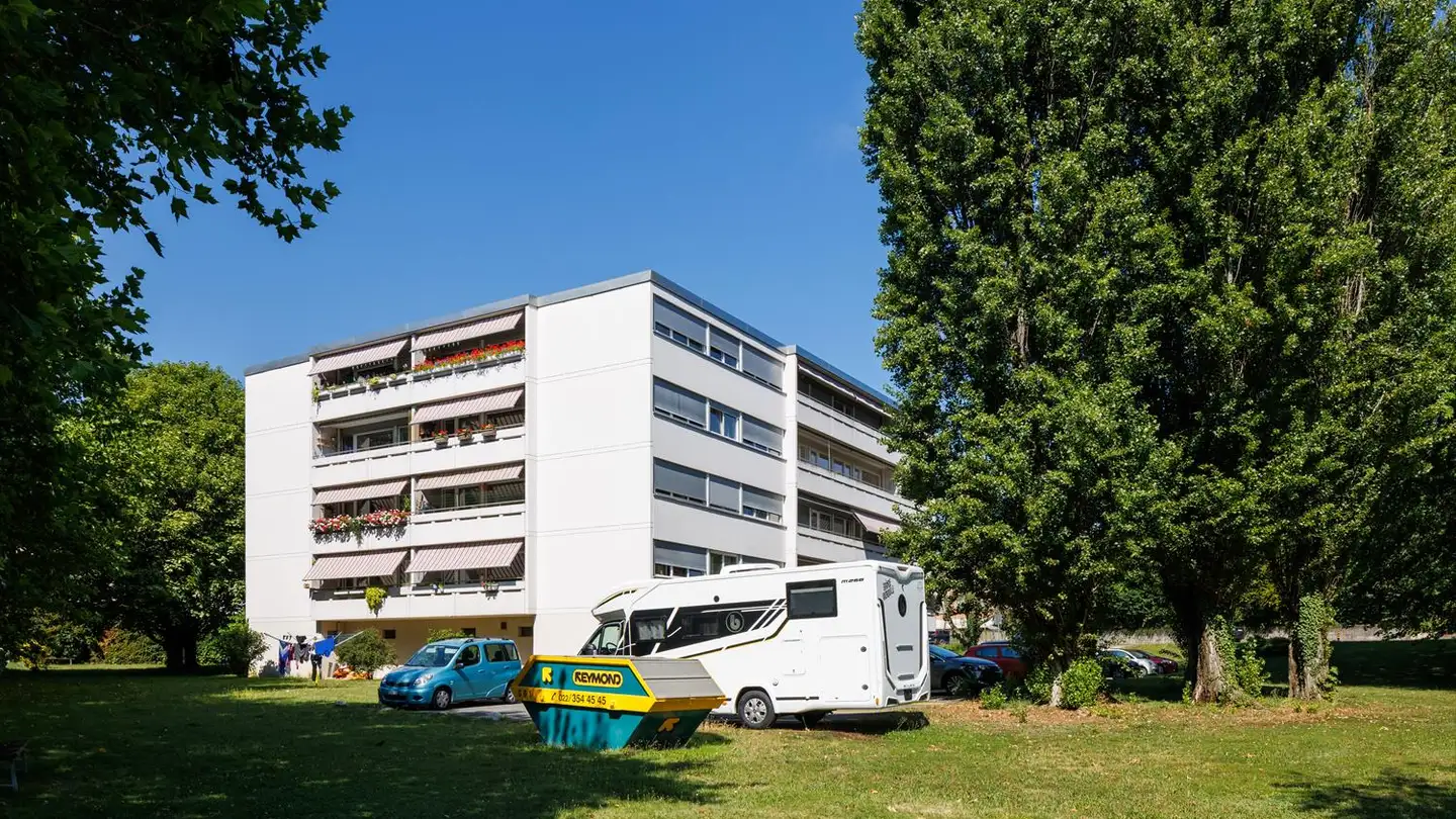 Place de parking extérieure à louer - 1196 Gland - Photo 2