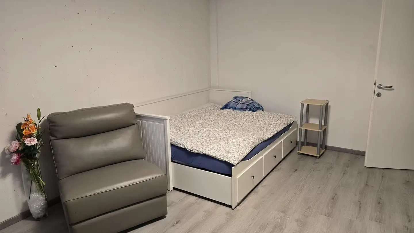 Single room for rent - 1589 Chabrey