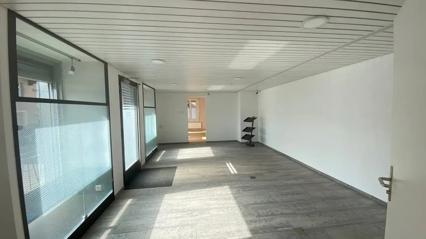 Commercial à louer - Bahnhofstrasse 9, 8355 Aadorf - Photo 2