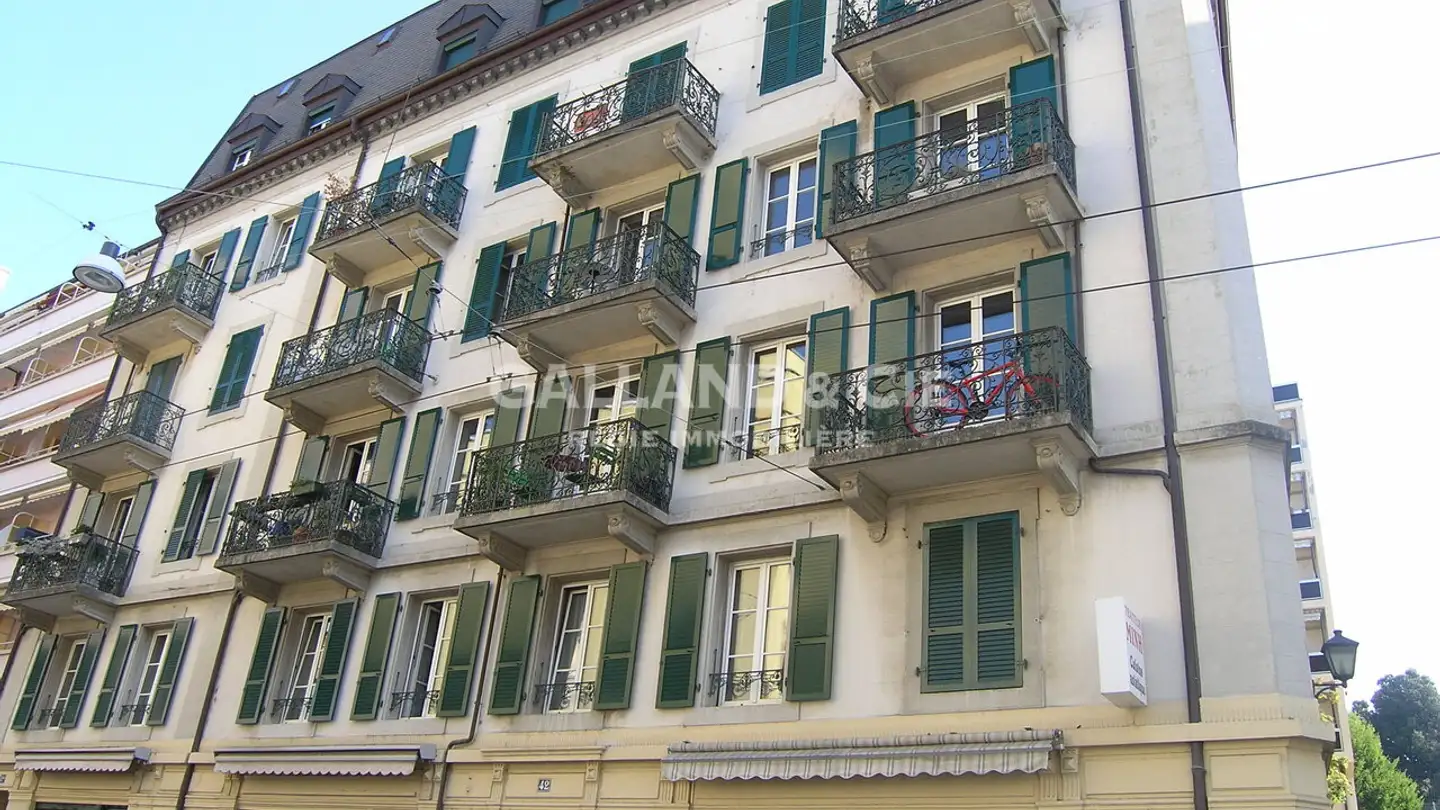Outdoor motorbike parking space for rent - Rue Du Maupas, 1004 Lausanne