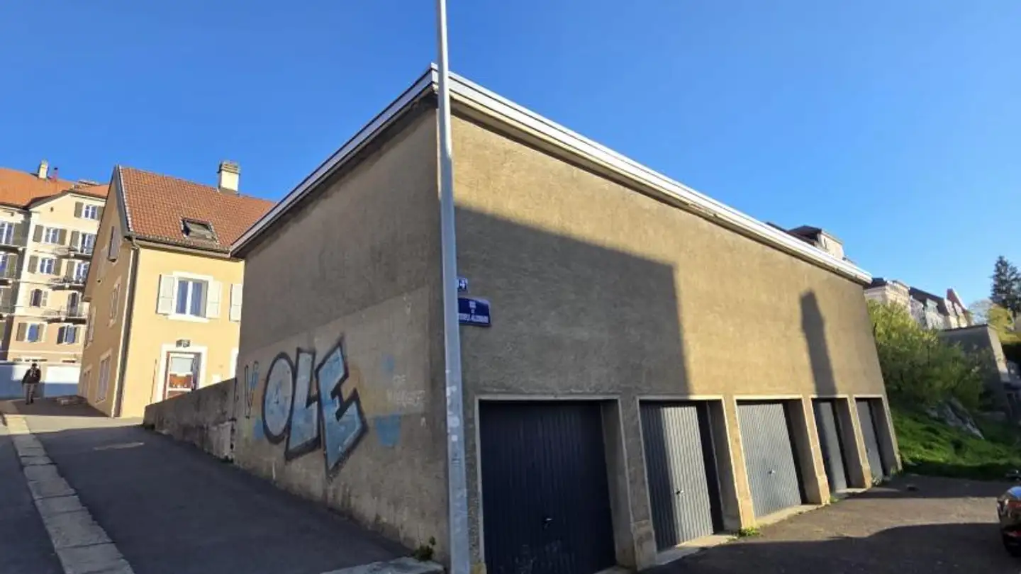 Single garage for rent - Rue Du Temple-Allemand 14, 2300 La Chaux-de-Fonds