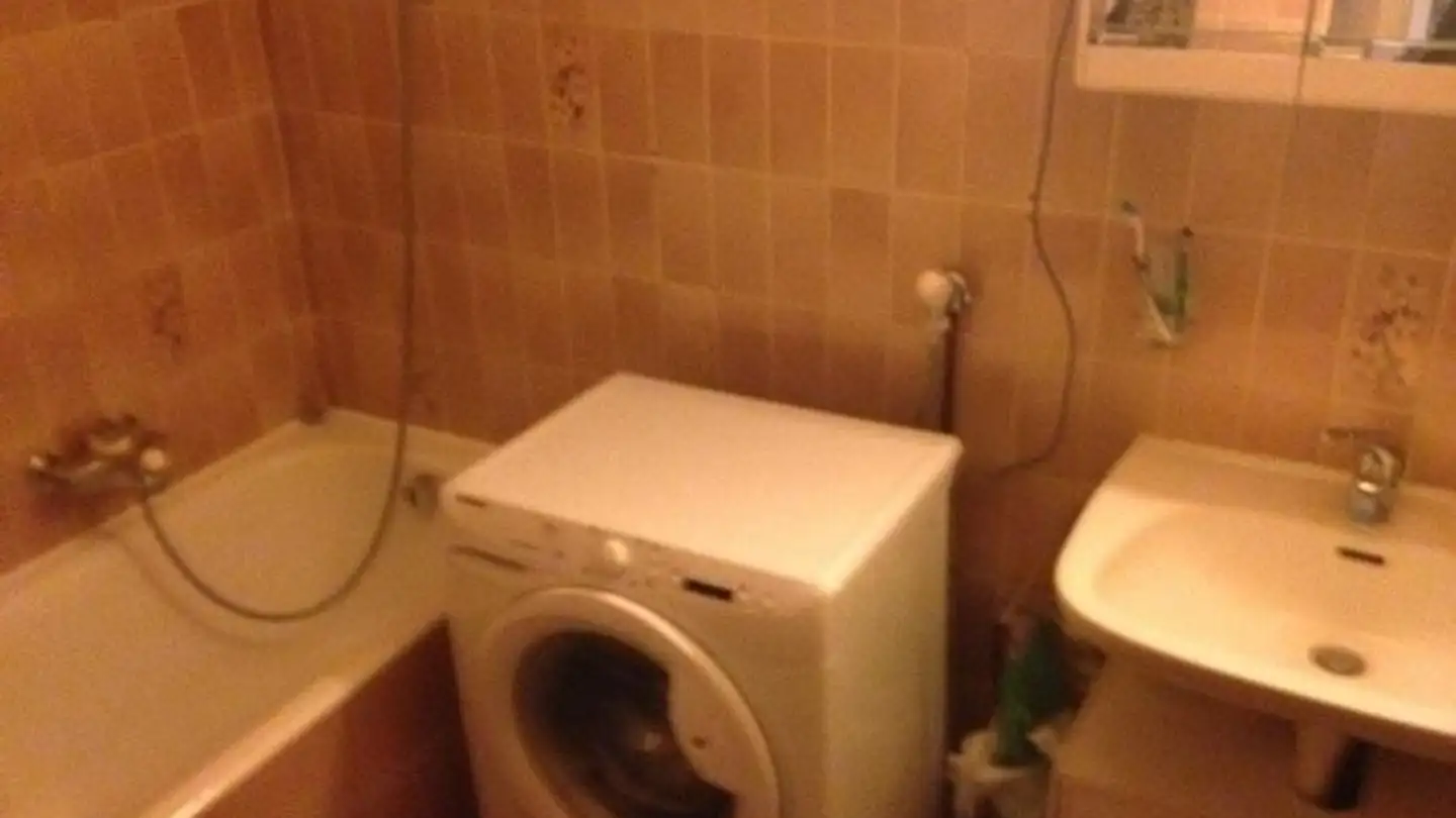 Single room for rent - Rue Du Rhône 32, 1950 Sion - Photo 2