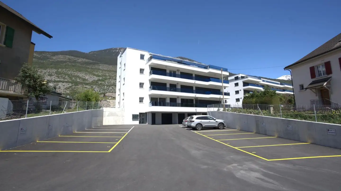 Parcheggio esterno in affitto - Bahnhofstrasse 9, 3970 Salgesch