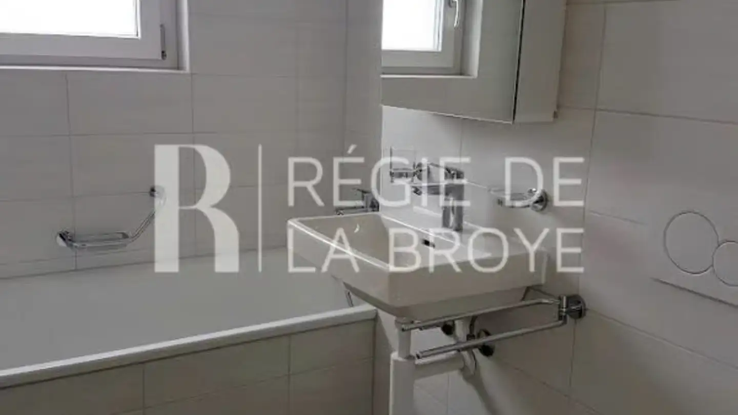 Appartement à louer - Route Bas-Des-Esserts 17, 1774 Cousset - Photo 4