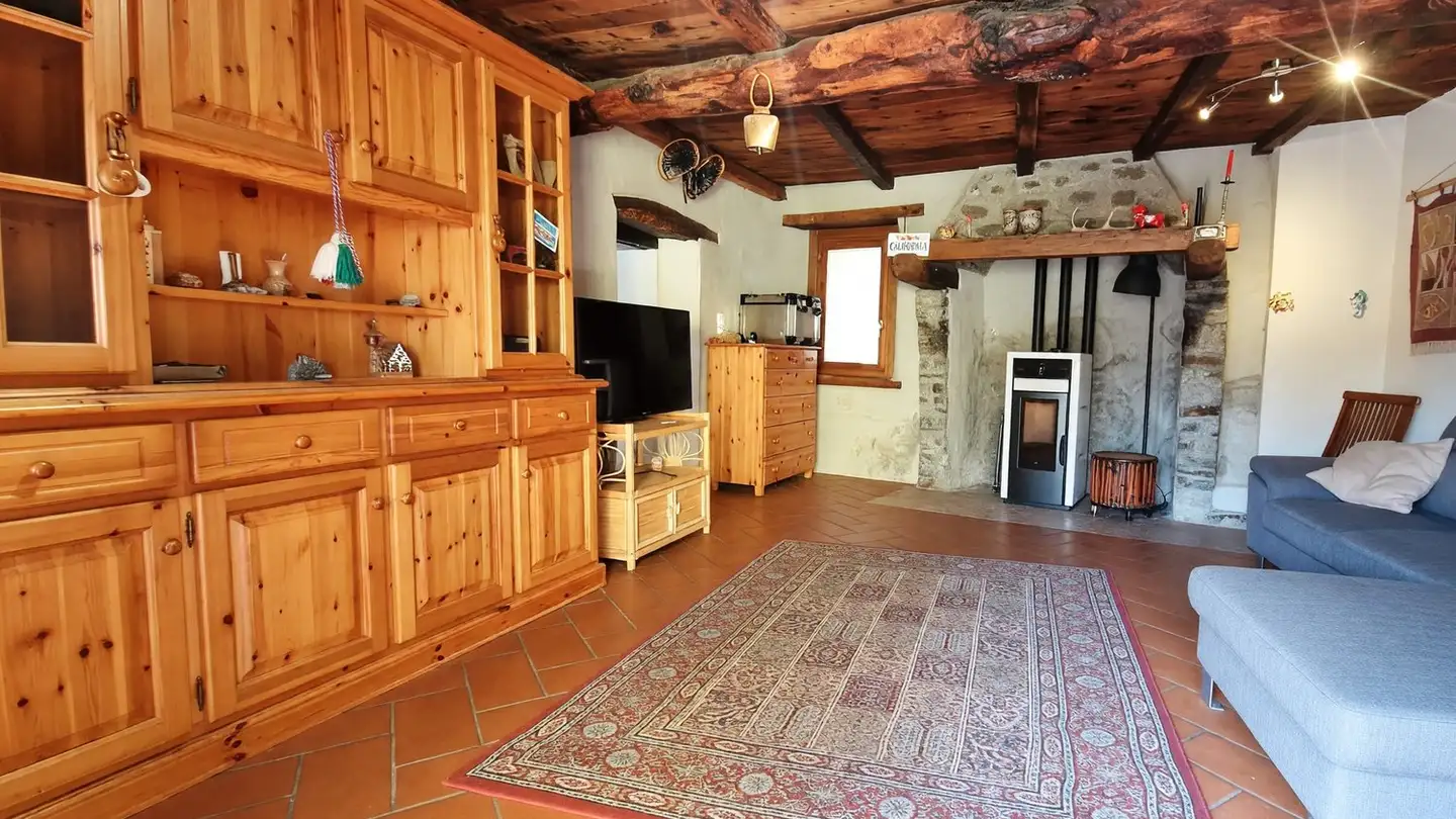 Single house for sale - 6810 Isone - Photo 3