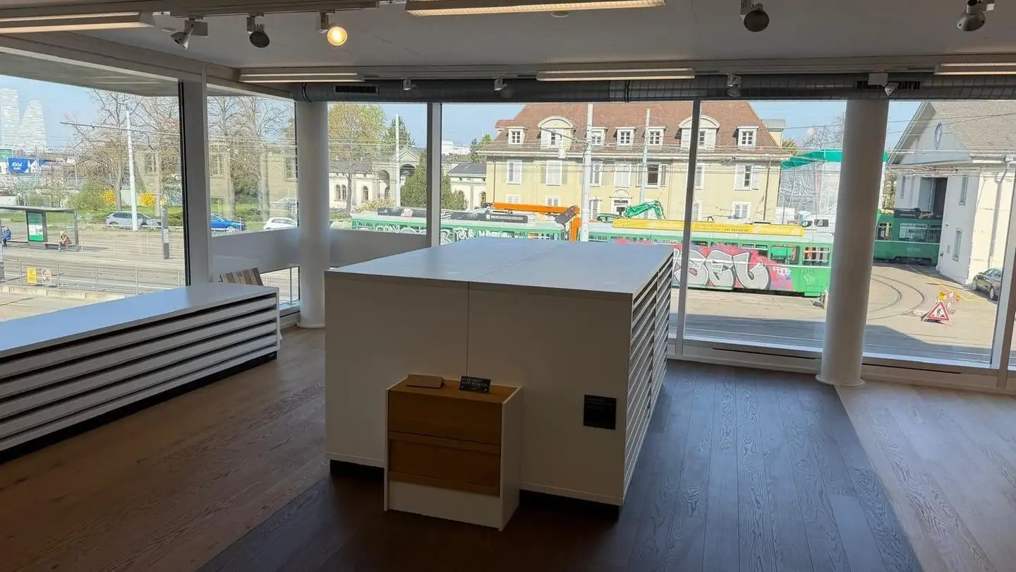 Negozio in affitto - Münchensteinerstrasse 220, 4053 Basel