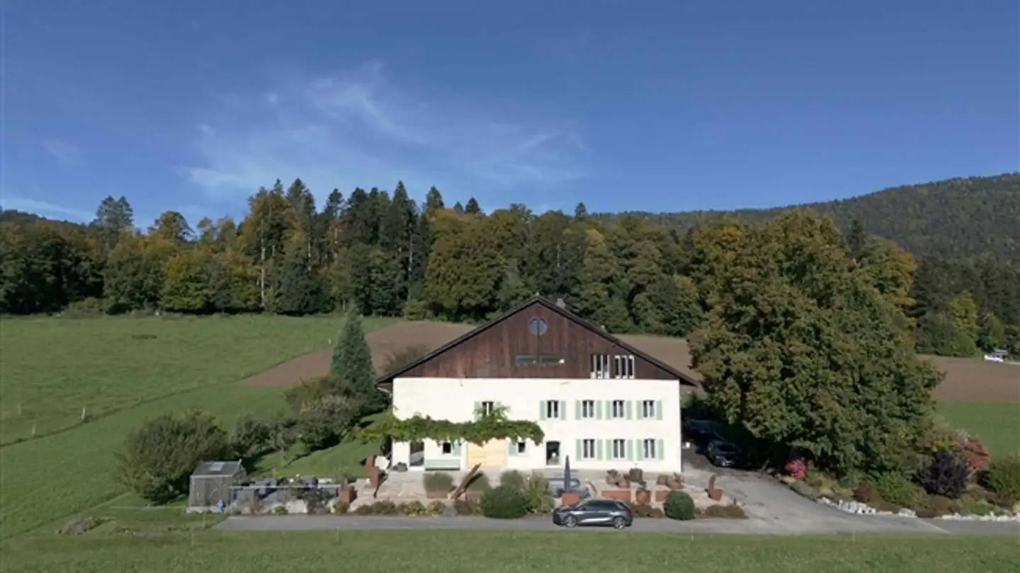 Farm for sale - 2523 Lignières