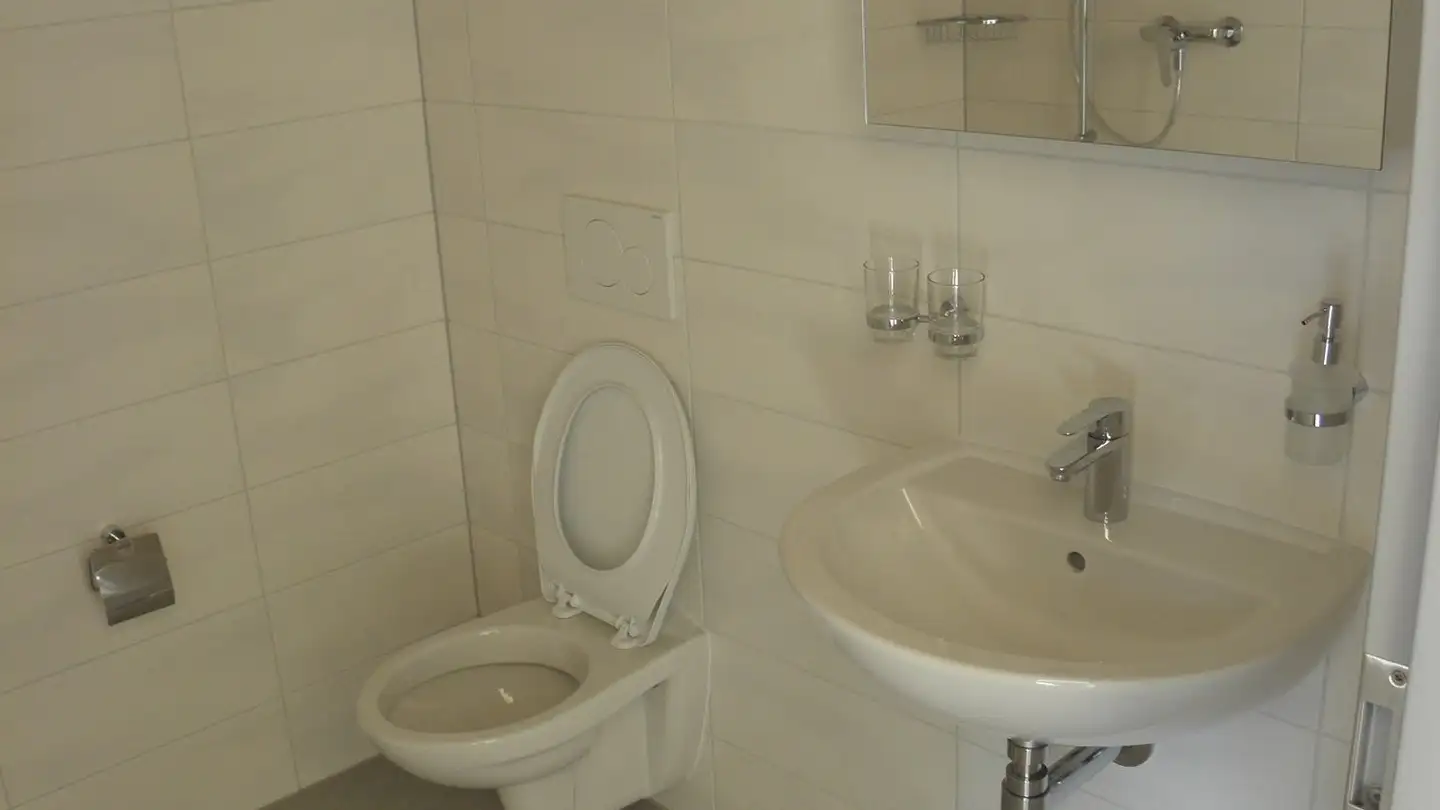 Appartement à louer - 6517 Arbedo - Photo 3