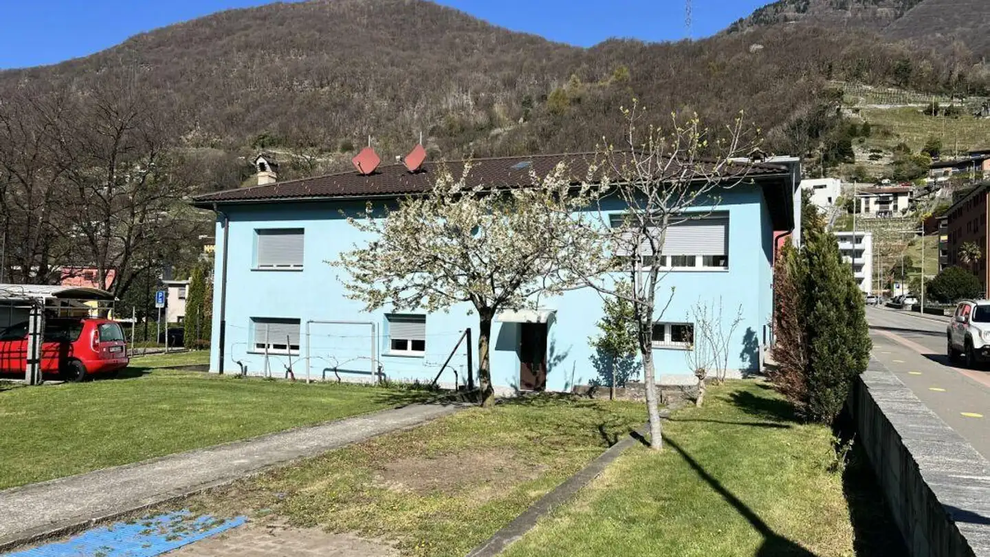 Edificio residenziale in vendita - Via Al Ticino 8, 6514 Sementina