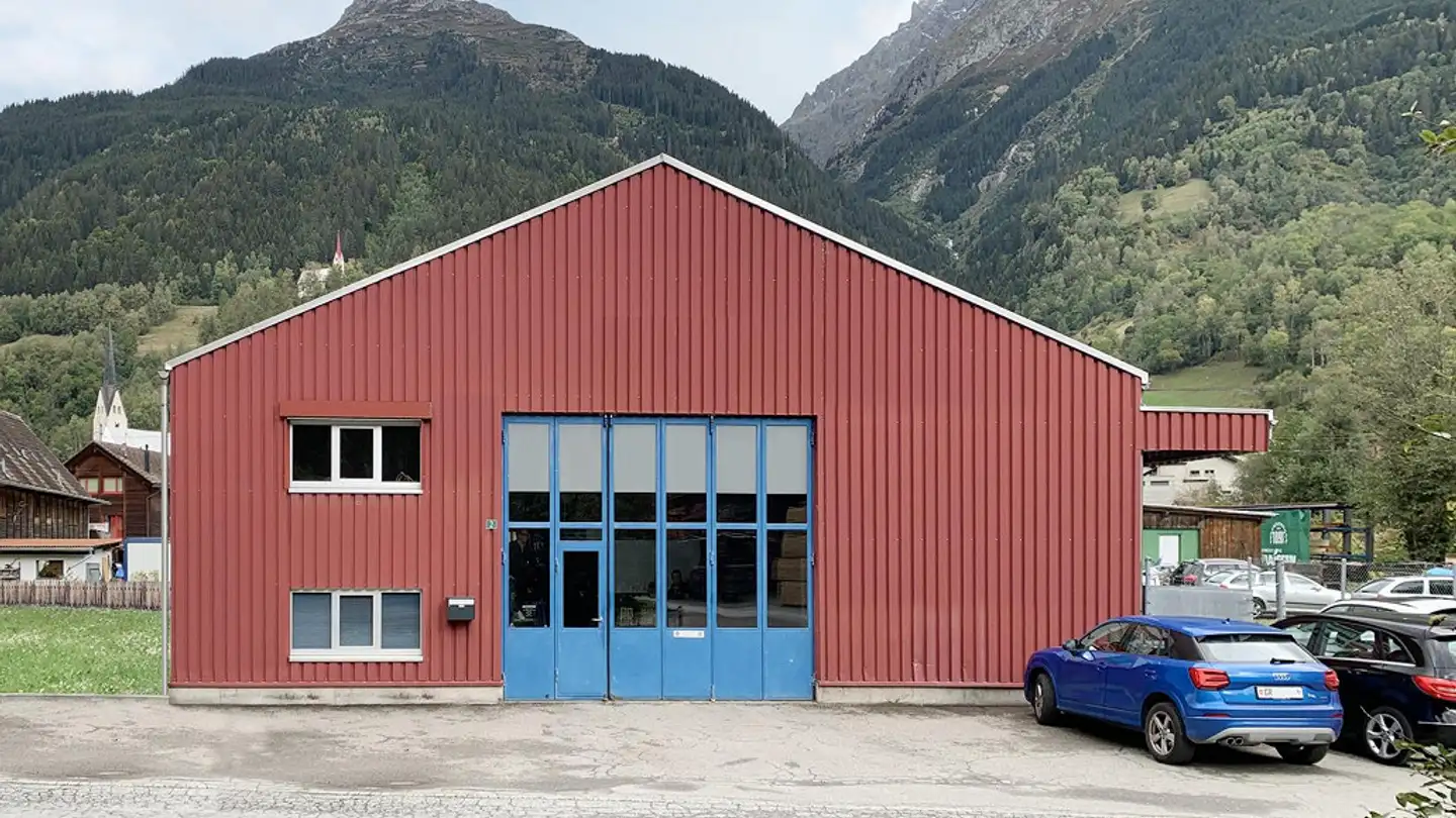 Gewerbe kaufen - Via Pendas 2, 7166 Trun