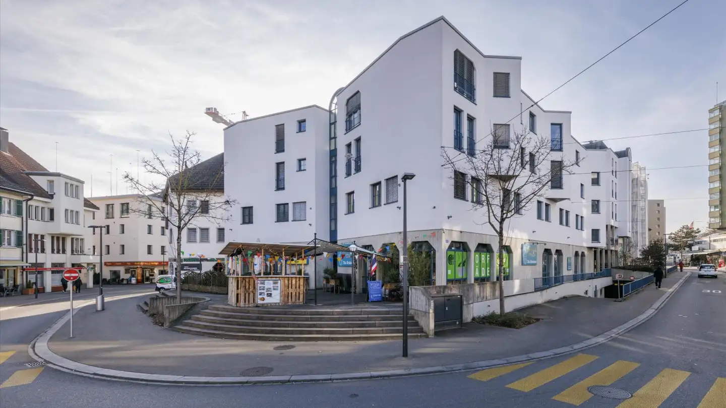 Place de parking souterraine à louer - Zentralstrasse 5, 8212 Neuhausen am Rheinfall