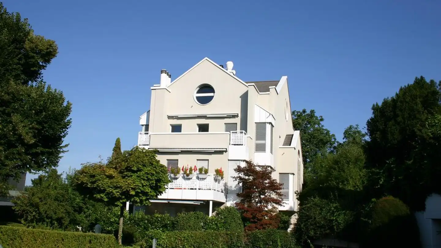 Tiefgaragenstellplatz mieten - Rabengasse 19, 8704 Herrliberg