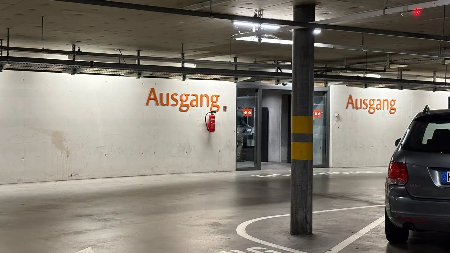 Tiefgaragenstellplatz mieten - Technoparkstrasse 10, 8005 Zürich
