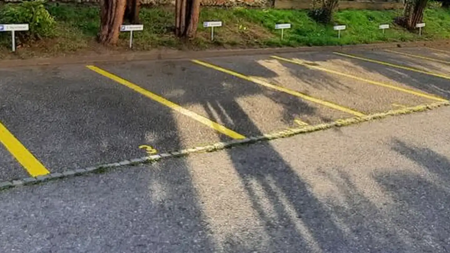 Parkplatz im Freien mieten - Carl-Franz-Bally-Strasse 34, 5012 Schönenwerd - Foto 2