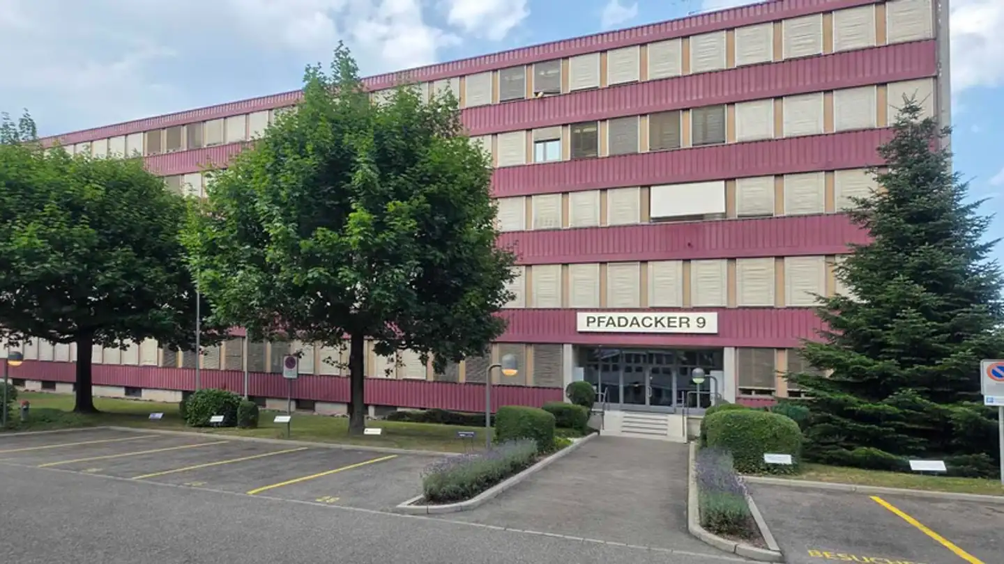 Office space for rent - Pfadackerstrasse 9, 8957 Spreitenbach