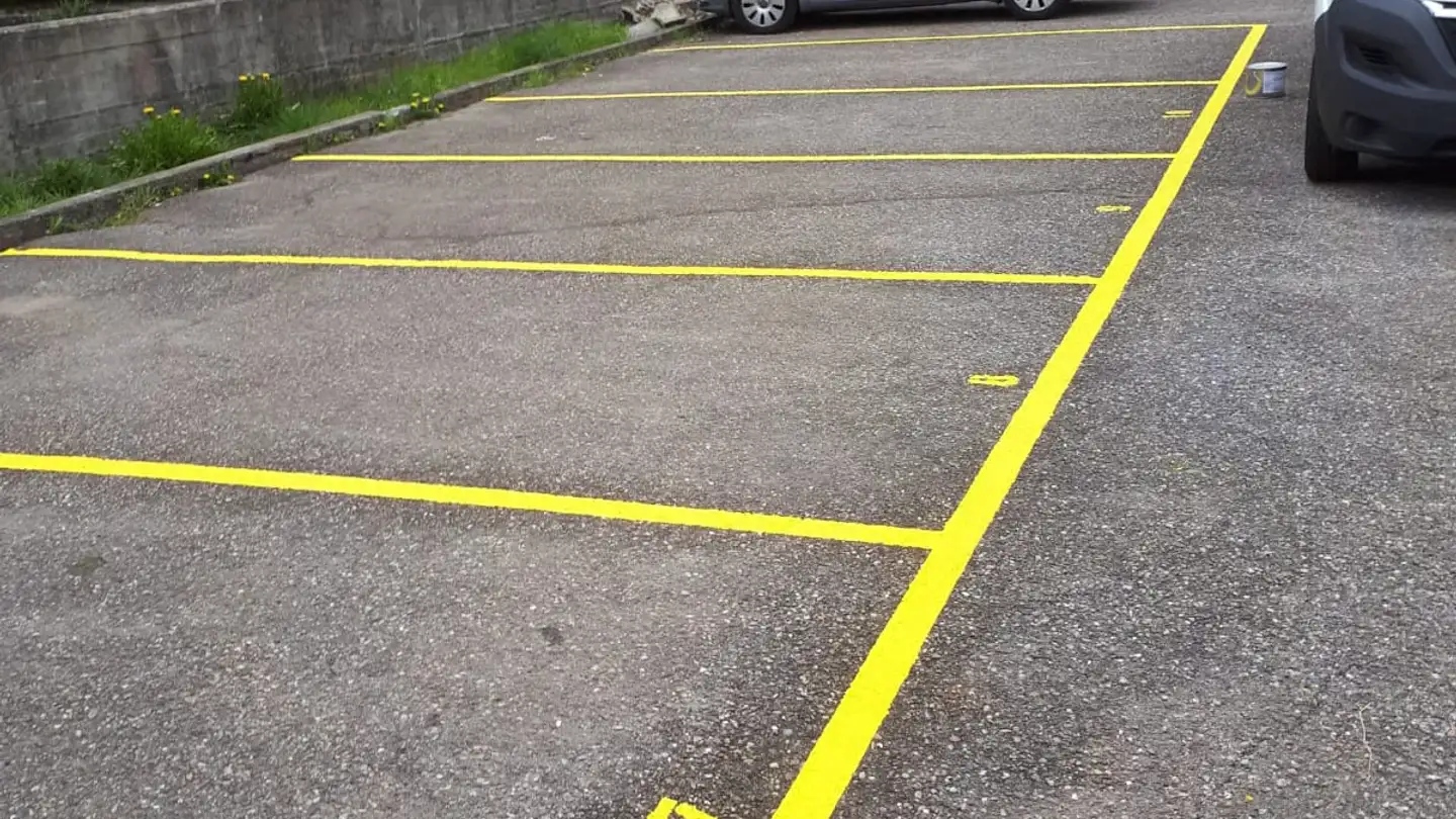 Outdoor parking space for rent - Bergstrasse 1, 4813 Uerkheim - Photo 2