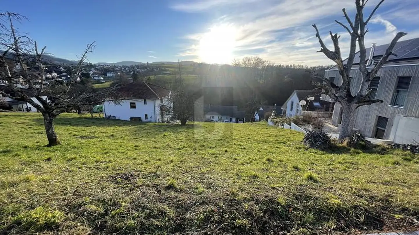 Constructible plot for sale - 4432 Lampenberg