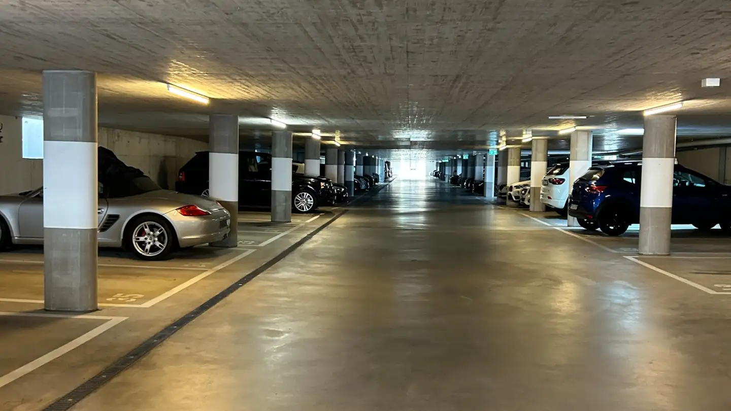 Place de parking extérieure à louer - La Clé-Des-Champs 1, 1720 Corminboeuf - Photo 3