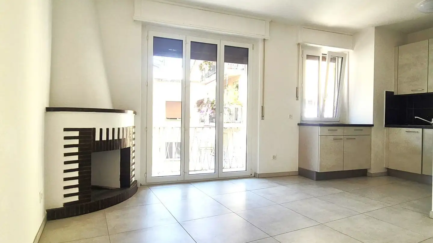 Apartment for rent - Via Lugano 3, 6988 Ponte Tresa - Photo 3