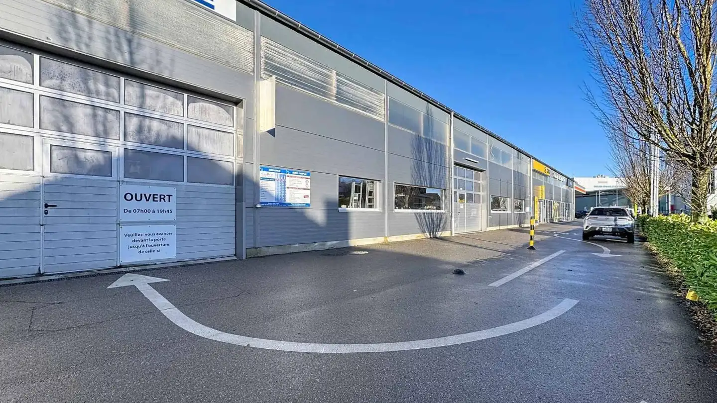 Commercial for sale - 1350 Orbe - Photo 2