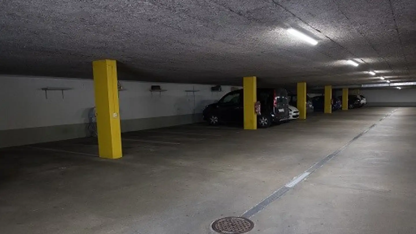 Tiefgaragenstellplatz mieten - Rue De Boujean / Bözingenstrasse 62, 2502 Biel/Bienne
