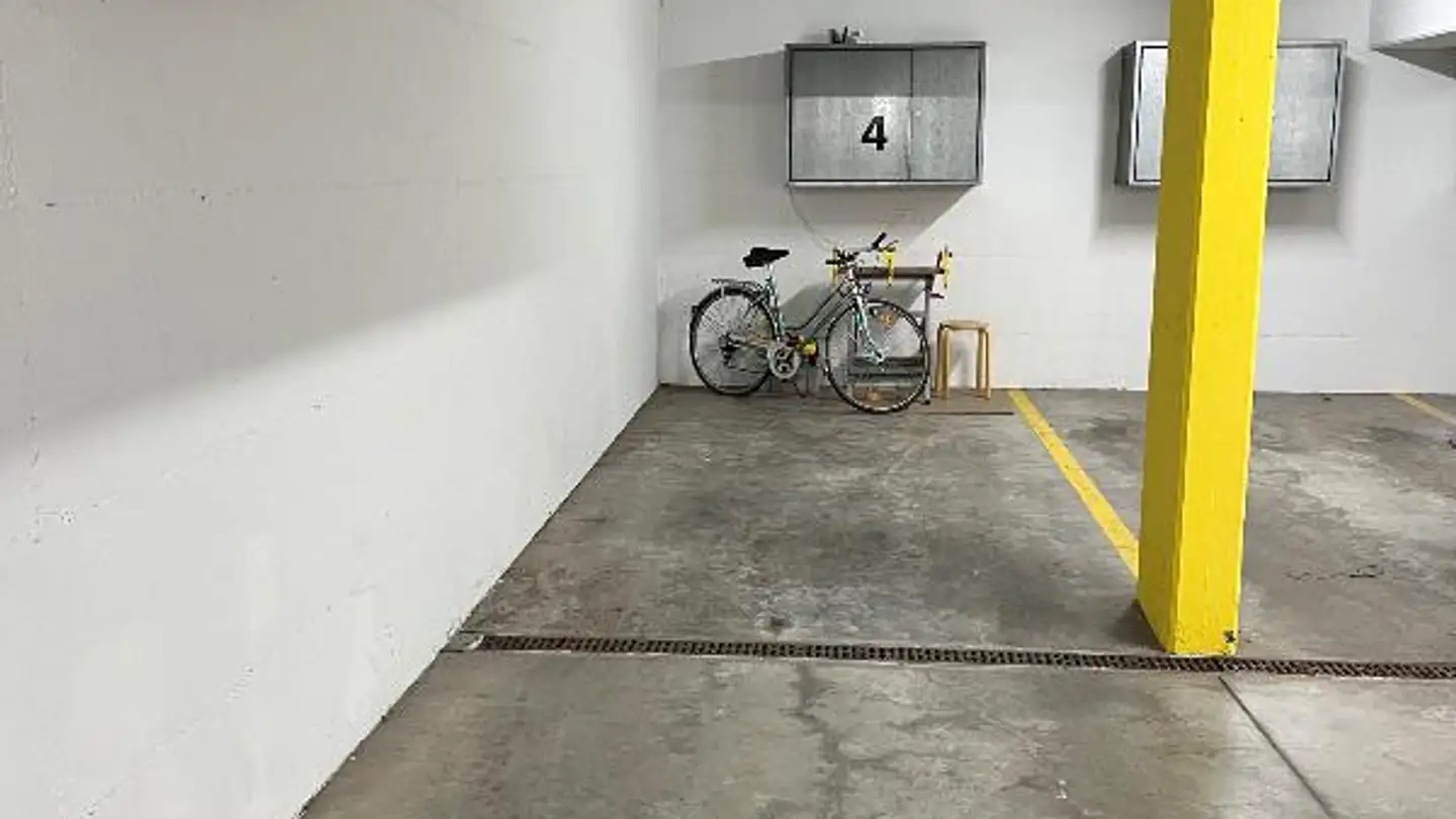 Tiefgaragenstellplatz mieten - Talstrasse 3, 7250 Klosters