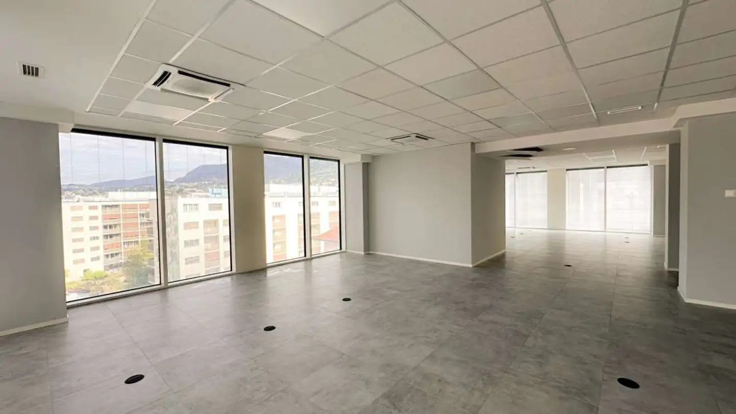 Bureau à louer - Via Maestri Comacini, 6830 Chiasso