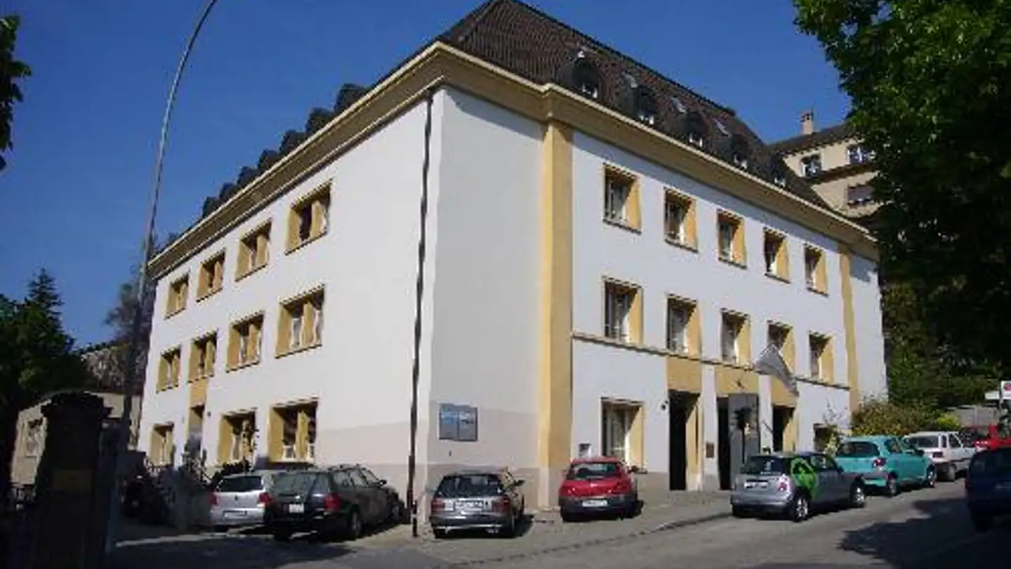 Bureau à louer - Avenue Jean-Jacques Rousseau 7, 2000 Neuchâtel